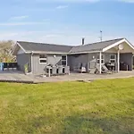 Anella - 200m From The Sea By Interhome *